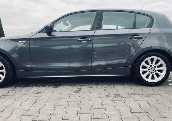 BMW Seria 1 cena 15500 przebieg: 242000, rok produkcji 2005 z Ujazd małe 326